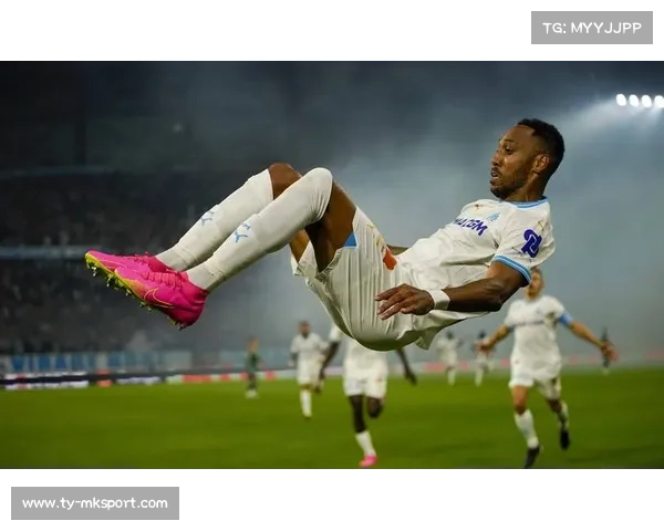 马赛攻势足球哲学：奥巴梅扬与格林伍德的锋线默契。