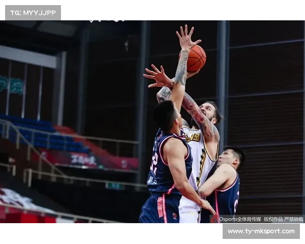 焦泊乔崴脚伤退，广东内线轮换受考验